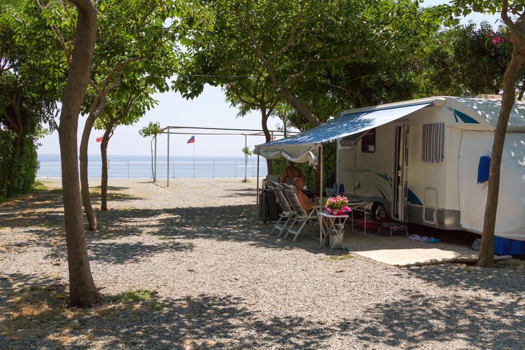 Camping La Focetta Sicula SantʼAlessio Siculo Esterno foto