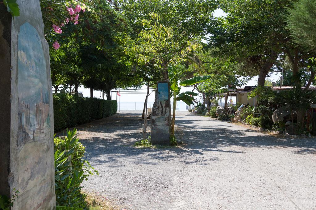 Camping La Focetta Sicula SantʼAlessio Siculo Esterno foto