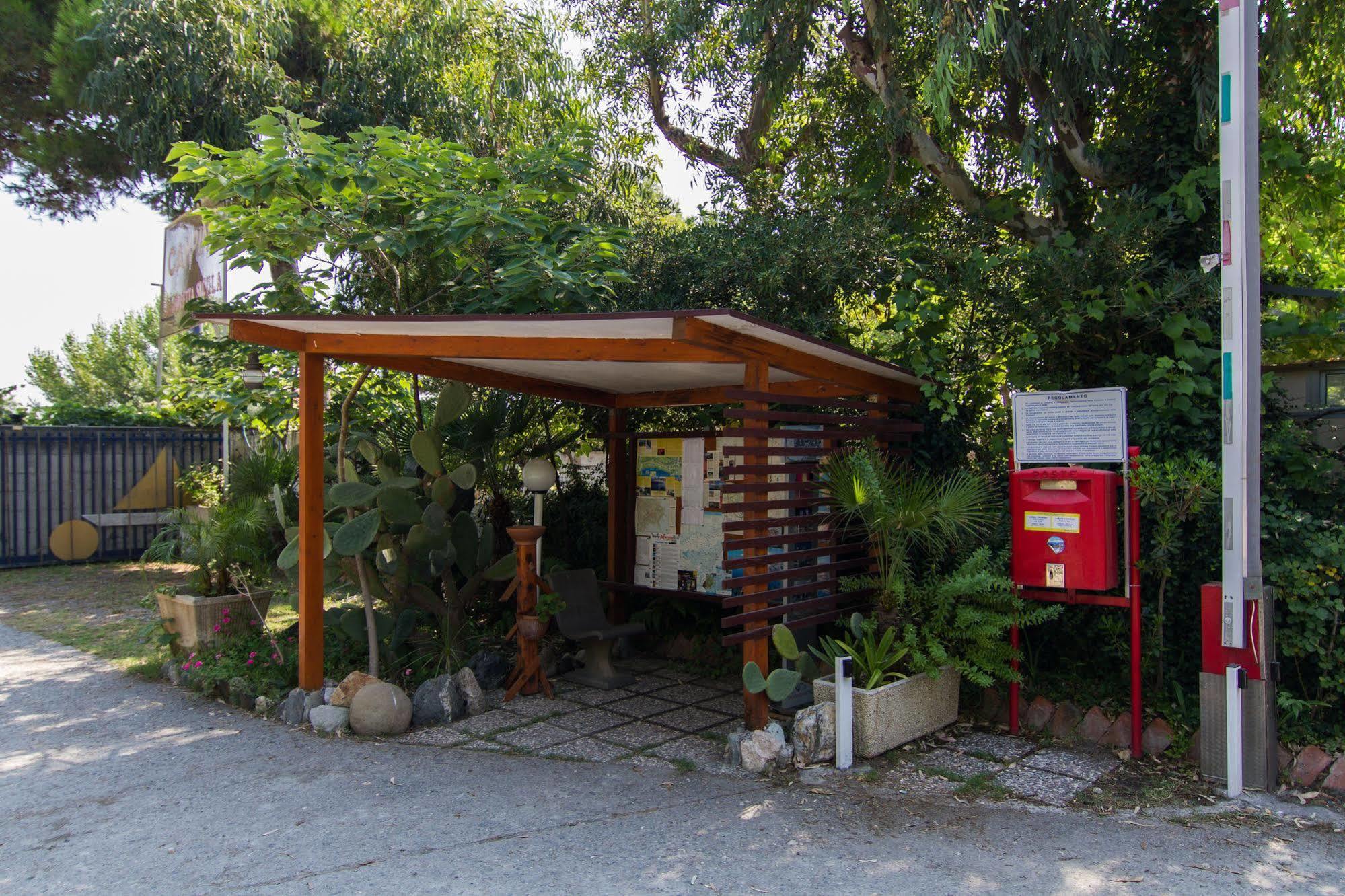 Camping La Focetta Sicula SantʼAlessio Siculo Esterno foto