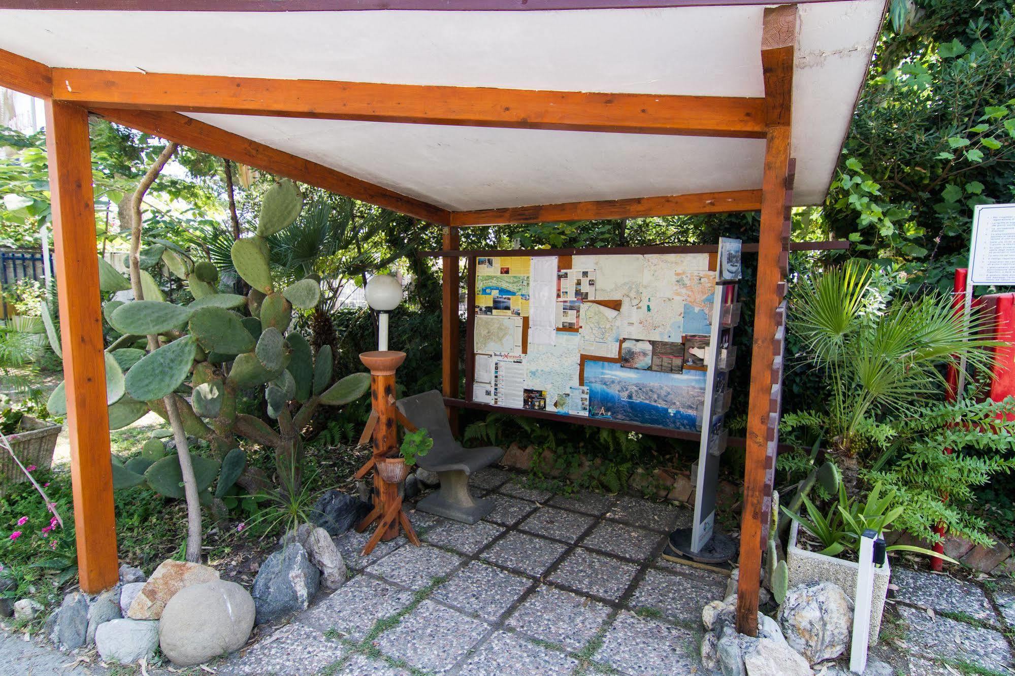 Camping La Focetta Sicula SantʼAlessio Siculo Esterno foto
