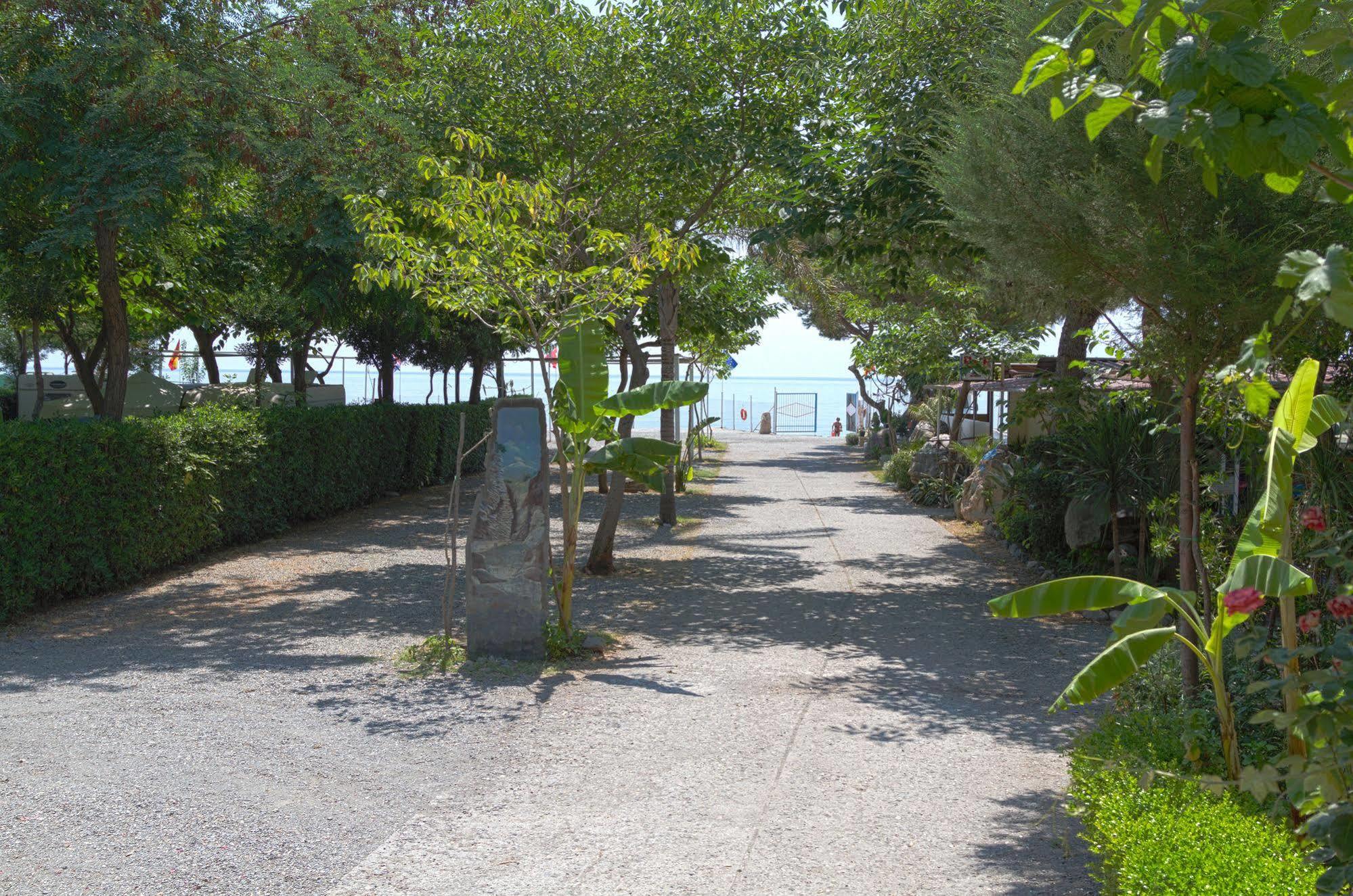 Camping La Focetta Sicula SantʼAlessio Siculo Esterno foto